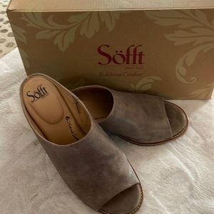 Sofft heeled slides